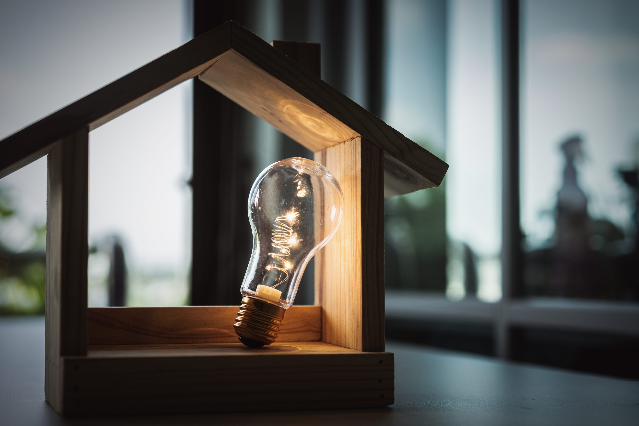 Expertas U. de Chile visibilizan las dimensiones de la pobreza energética durante la pandemia